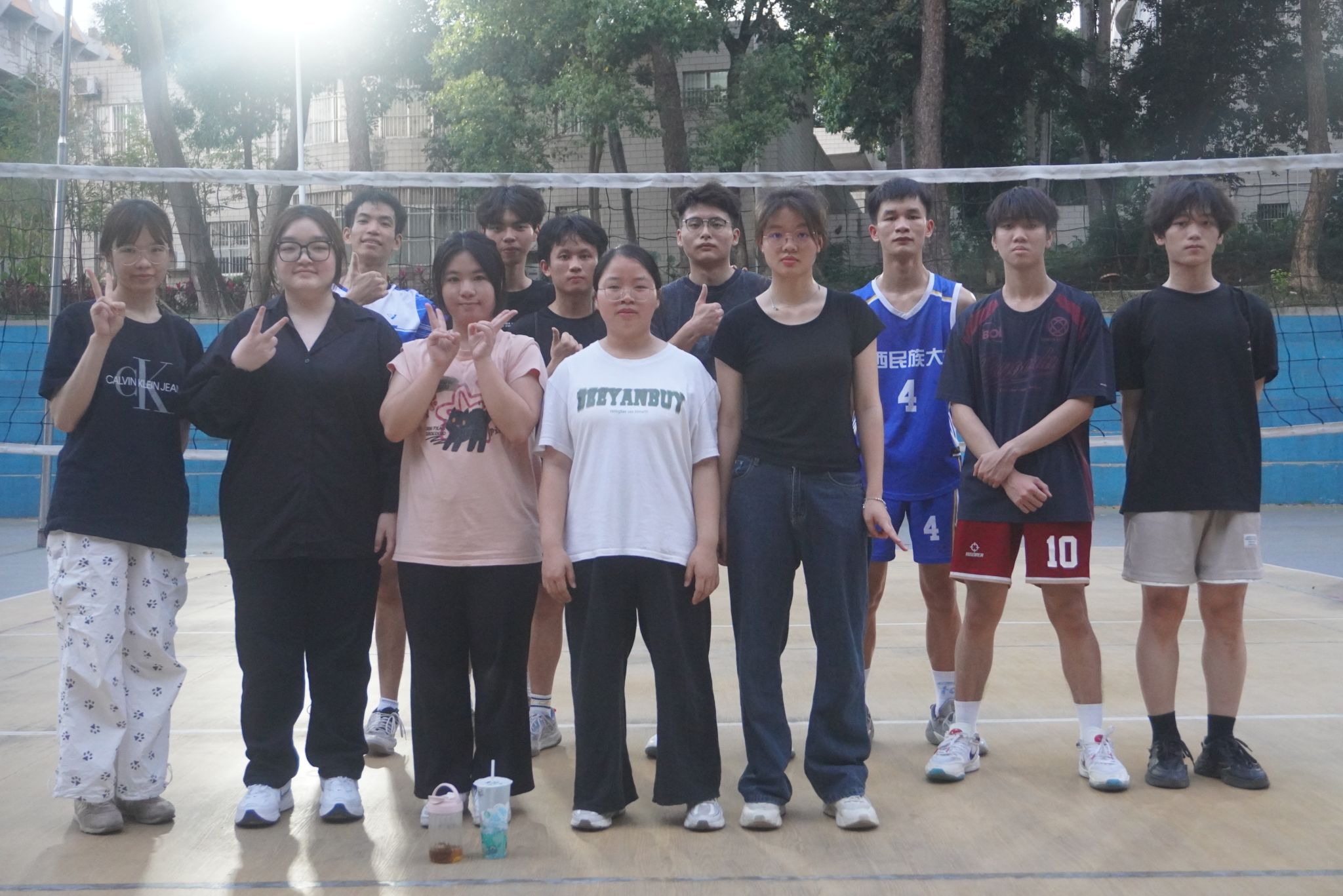 公司“毕业杯”排球赛...