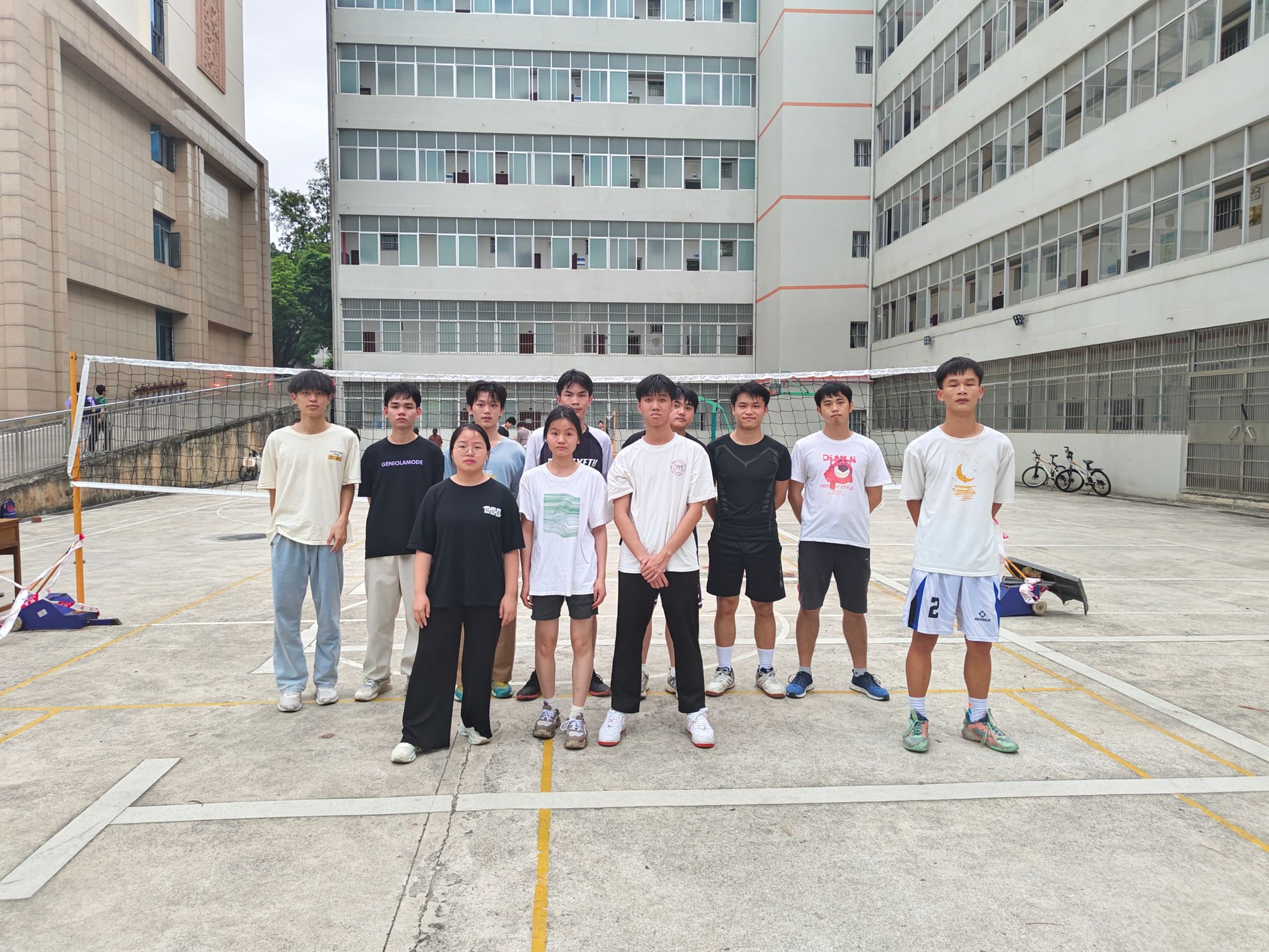 公司“毕业杯”排球赛...